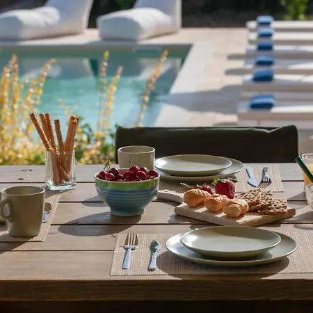 Serene Meganisi - Seaview & Exclusive Pool Vilă *