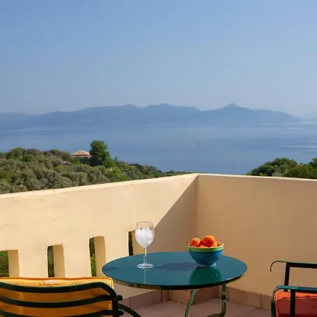 Villa Serene Meganisi - Seaview & Exclusive Pool Spartokhórion